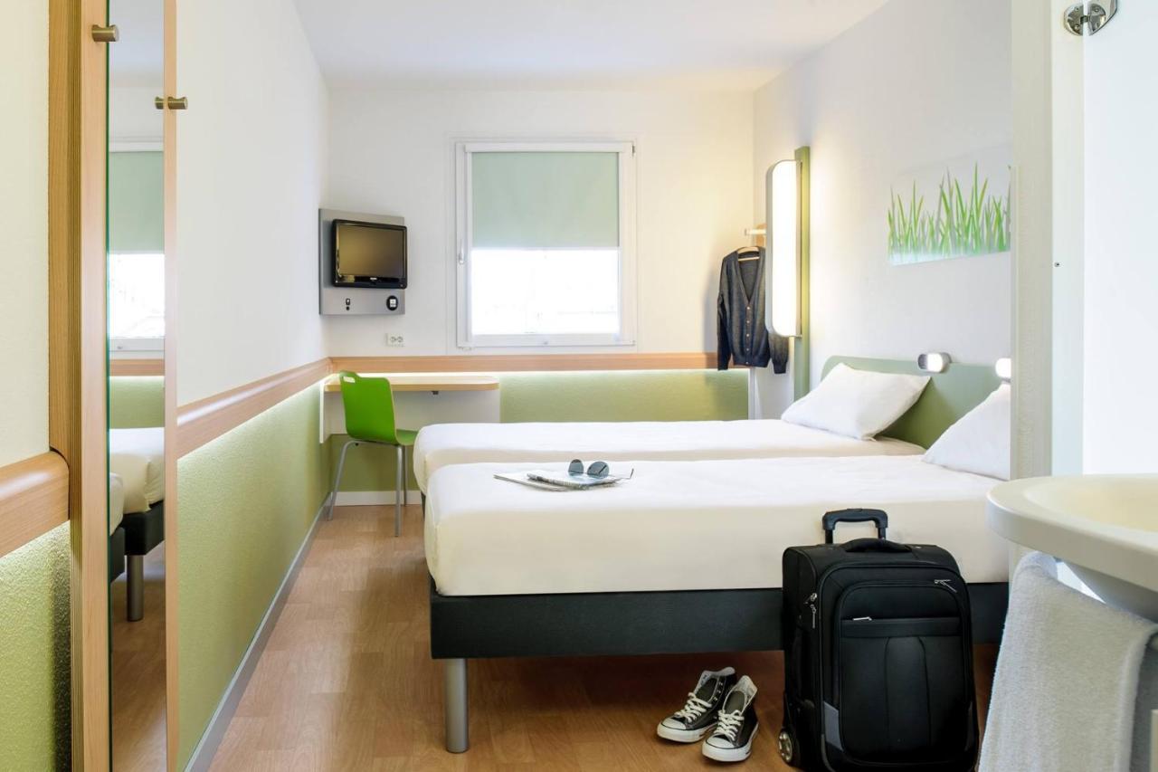 Twin Room,564283494:JPEG